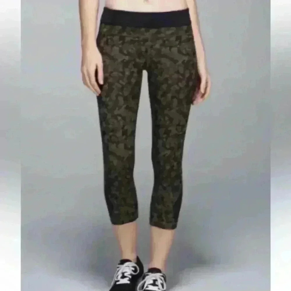 Lululemon Run Inspire Crop Leggings khaki green and black camouflage size 6